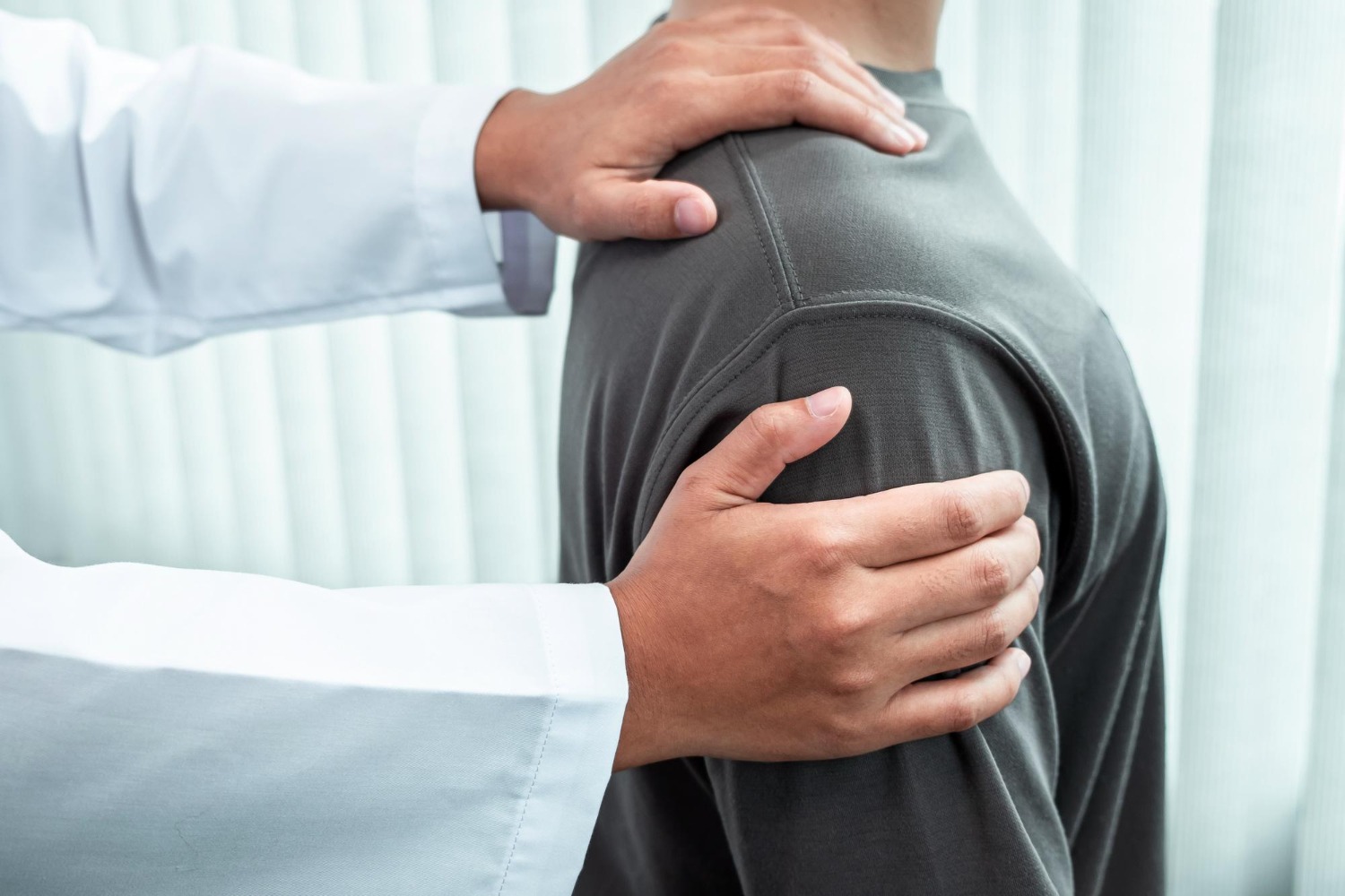 Shoulder Joint Replacement Surgeon in Chennai